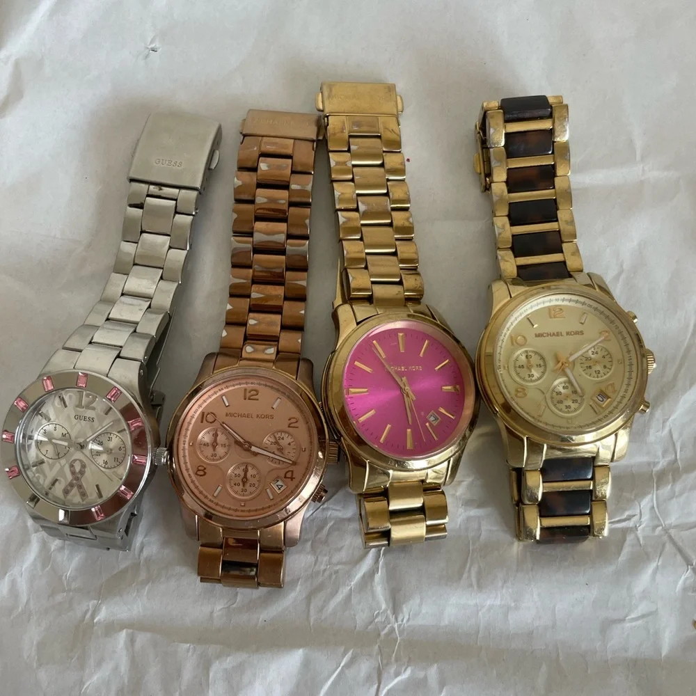 Set‎ of 4 watches